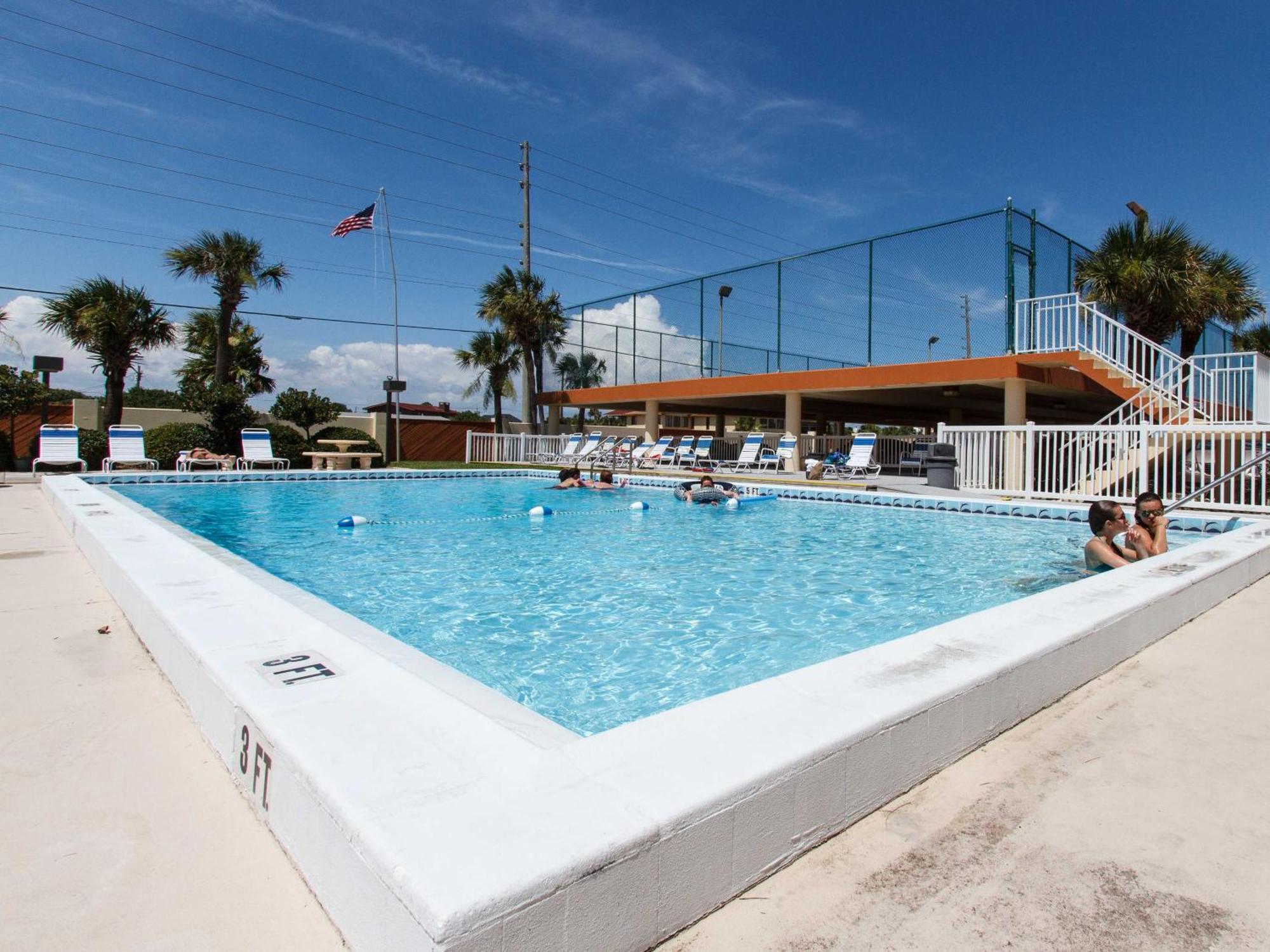 Surf Dweller 502: THE BEACH IS CALLING AND THIS IS THE PERFECT CONDO! HUGE! Fort Walton Beach Exterior foto