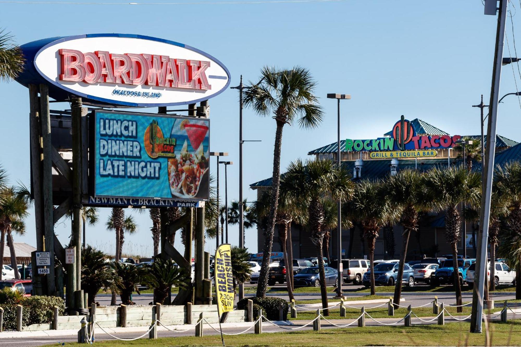 Surf Dweller 502: THE BEACH IS CALLING AND THIS IS THE PERFECT CONDO! HUGE! Fort Walton Beach Exterior foto